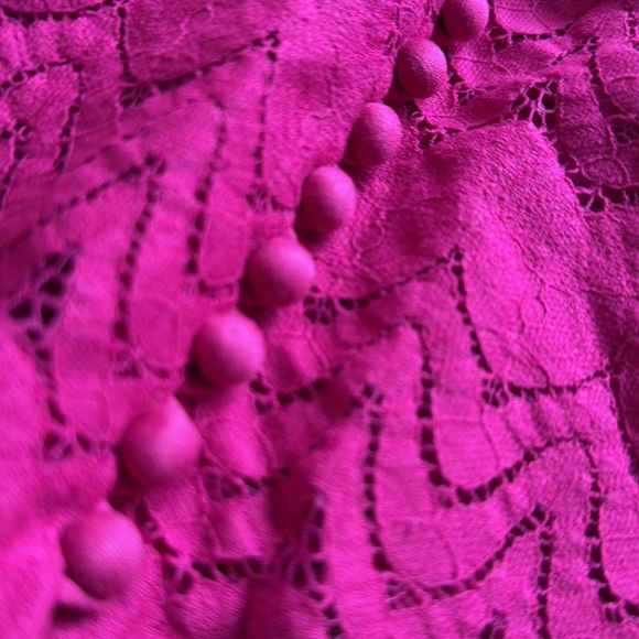 ACLER “Stapleton” puff sleeve top - Picture 3 of 5